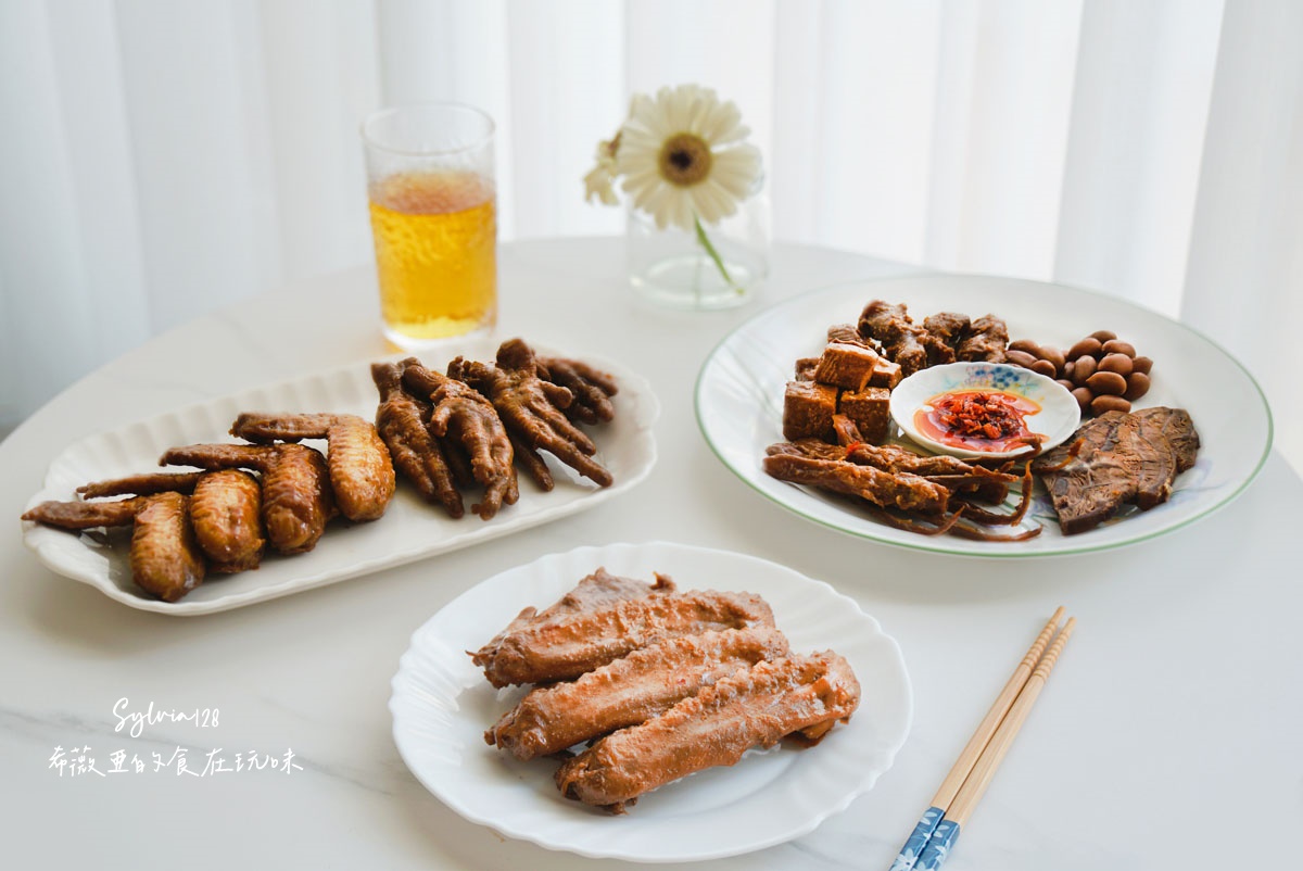 彰化黑竹園雞腳凍，冰鎮滷味的老字號魅力！宅配滷味美食推薦 @希薇亞の食在玩味