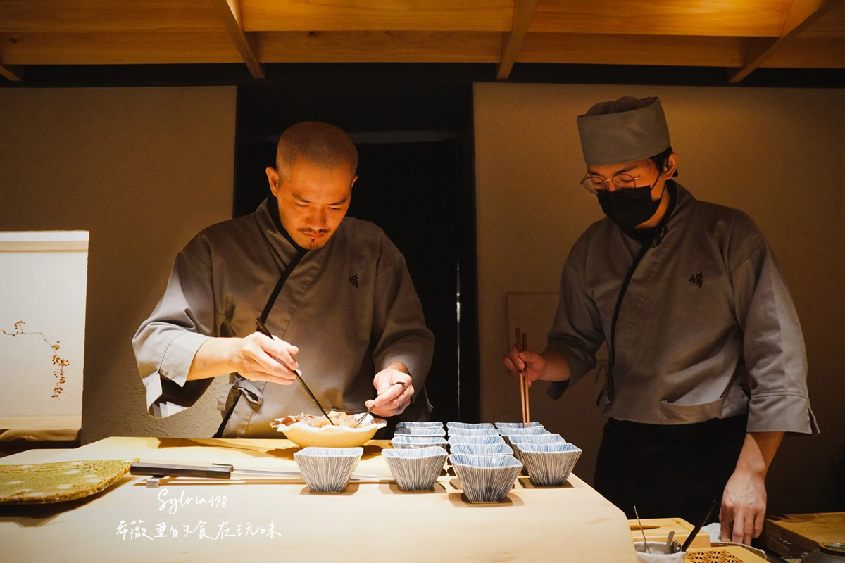 【大安區無菜單料理】鮨崤壽司無菜單料理，來感受鮨崤真摯的味道、尋找壽司之美！500 盤美食評鑑、台北忠孝復興日式無菜單料理推薦 @希薇亞の食在玩味