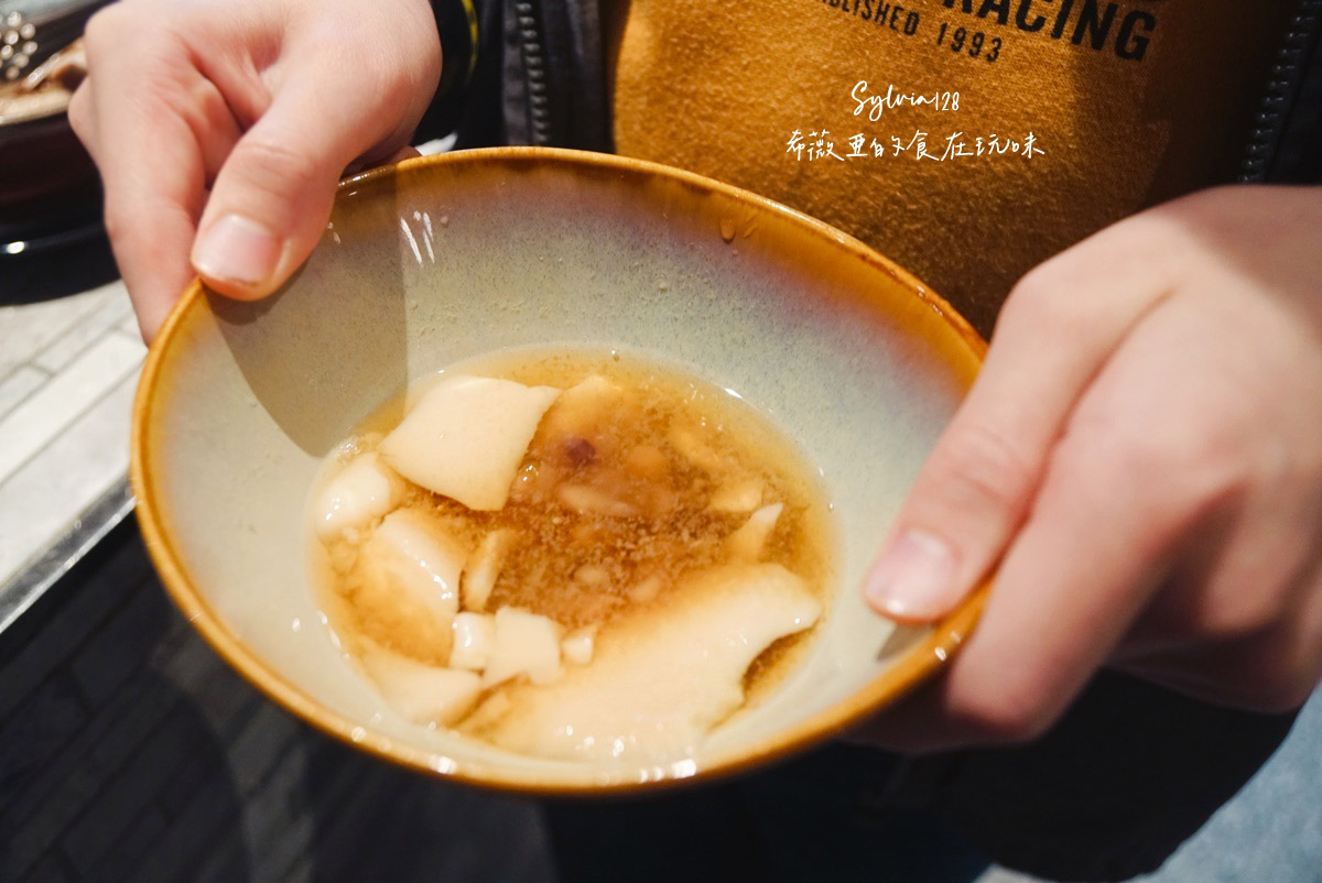 【台北松山美食】Que原木燒烤餐廳，松山意舍高空景觀半自助餐吃到飽 @希薇亞の食在玩味