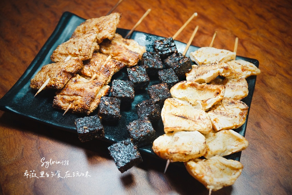 【台北景美桶仔雞】雞老闆桶仔雞景美店 烤雞串燒熱炒，一次滿足！台北桶仔雞、景美美食推薦 @希薇亞の食在玩味
