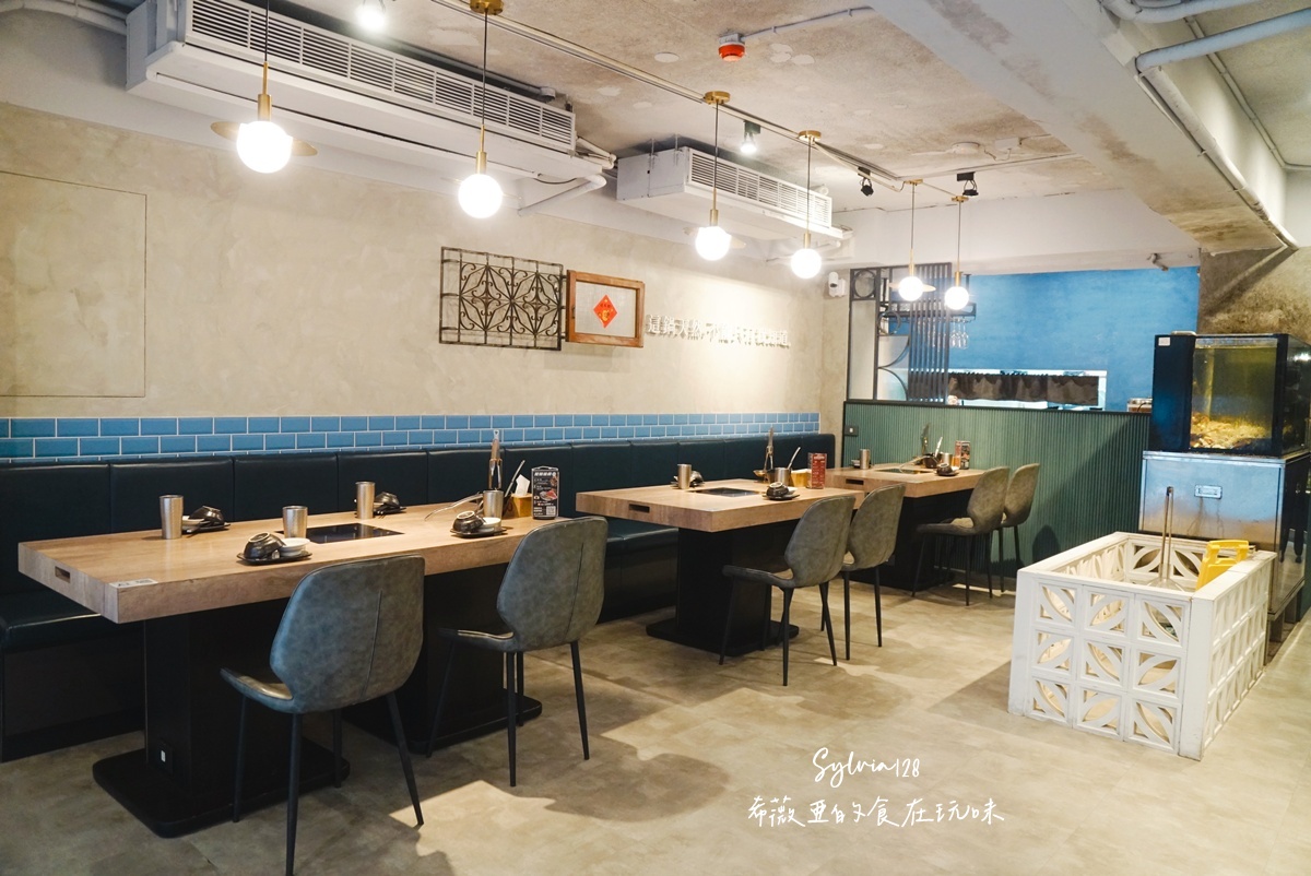 【中山國中火鍋】深紅汕頭鍋物(台北民權店)。海陸大方上桌，澎湃暖心！ @希薇亞の食在玩味
