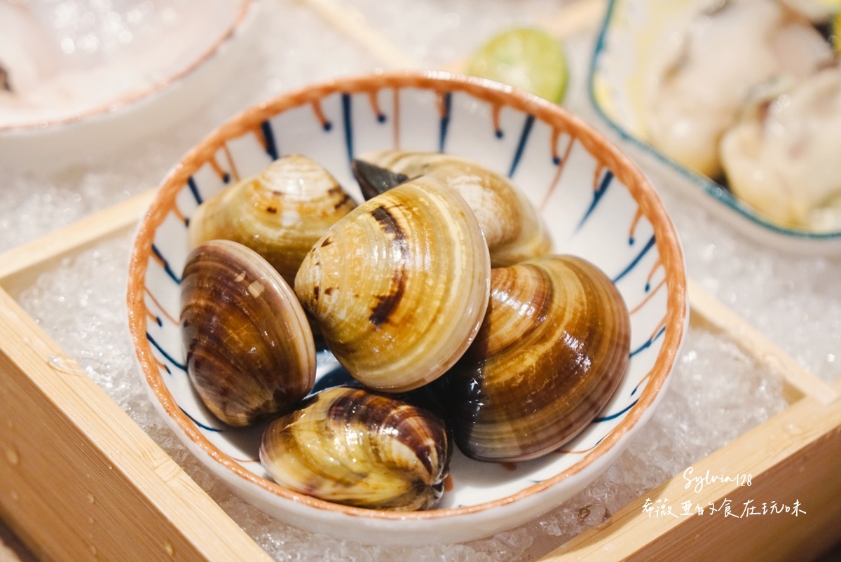 【中山國中火鍋】深紅汕頭鍋物(台北民權店)。海陸大方上桌，澎湃暖心！ @希薇亞の食在玩味