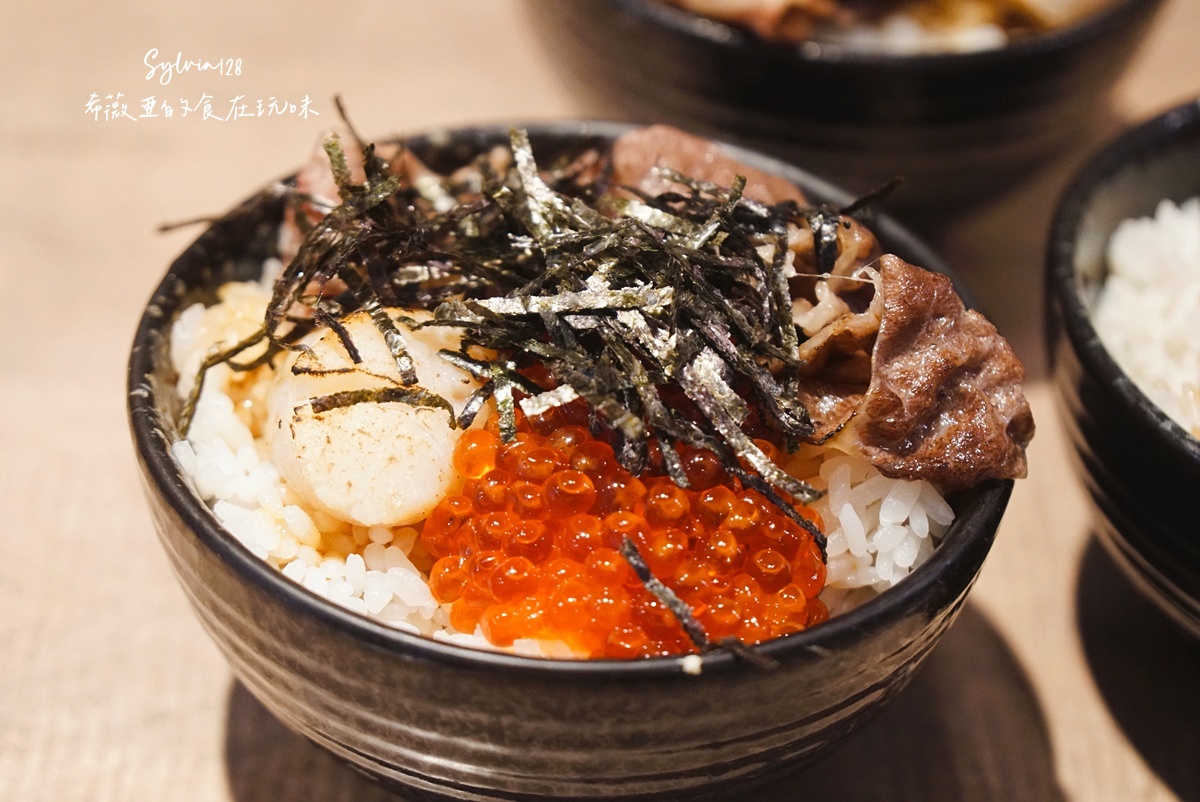 【中山國中火鍋】深紅汕頭鍋物(台北民權店)。海陸大方上桌，澎湃暖心！ @希薇亞の食在玩味