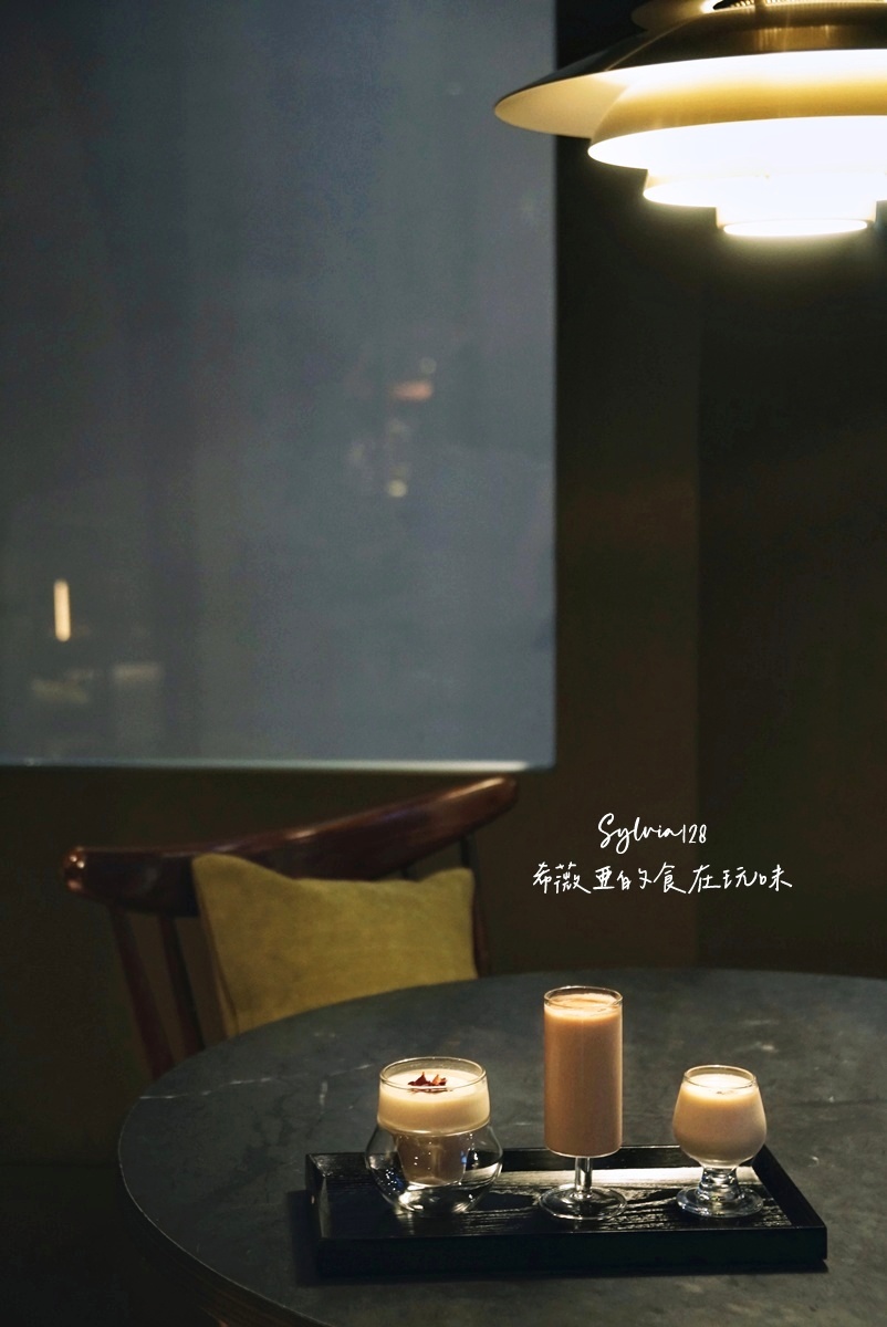 【東區咖啡廳】慢溫咖啡廳台北旗艦店x慢溫密室-水晶與咖啡香之間的療癒時刻。大安區咖啡廳推薦 @希薇亞の食在玩味