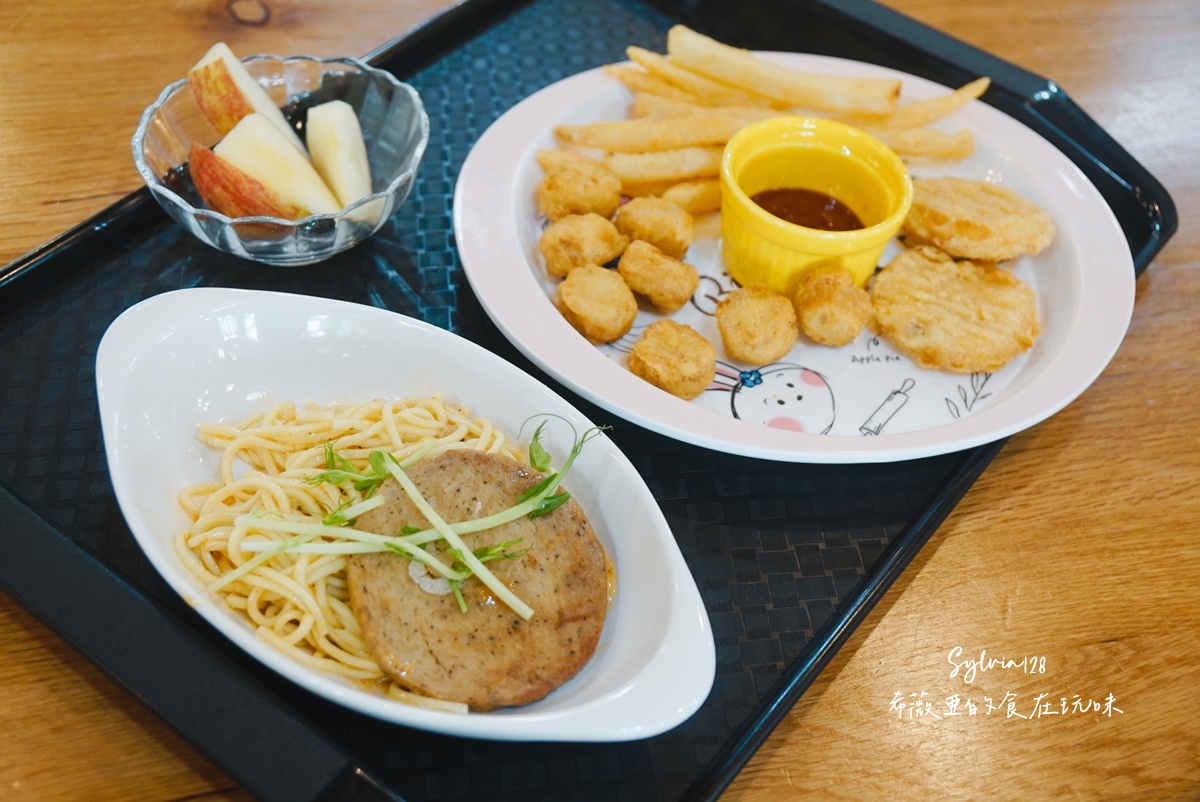 【宜蘭住宿】鳳梨屋水上莊園一泊三食。宜蘭一日遊、宜蘭親子體驗、露營、villa住宿推薦 @希薇亞の食在玩味