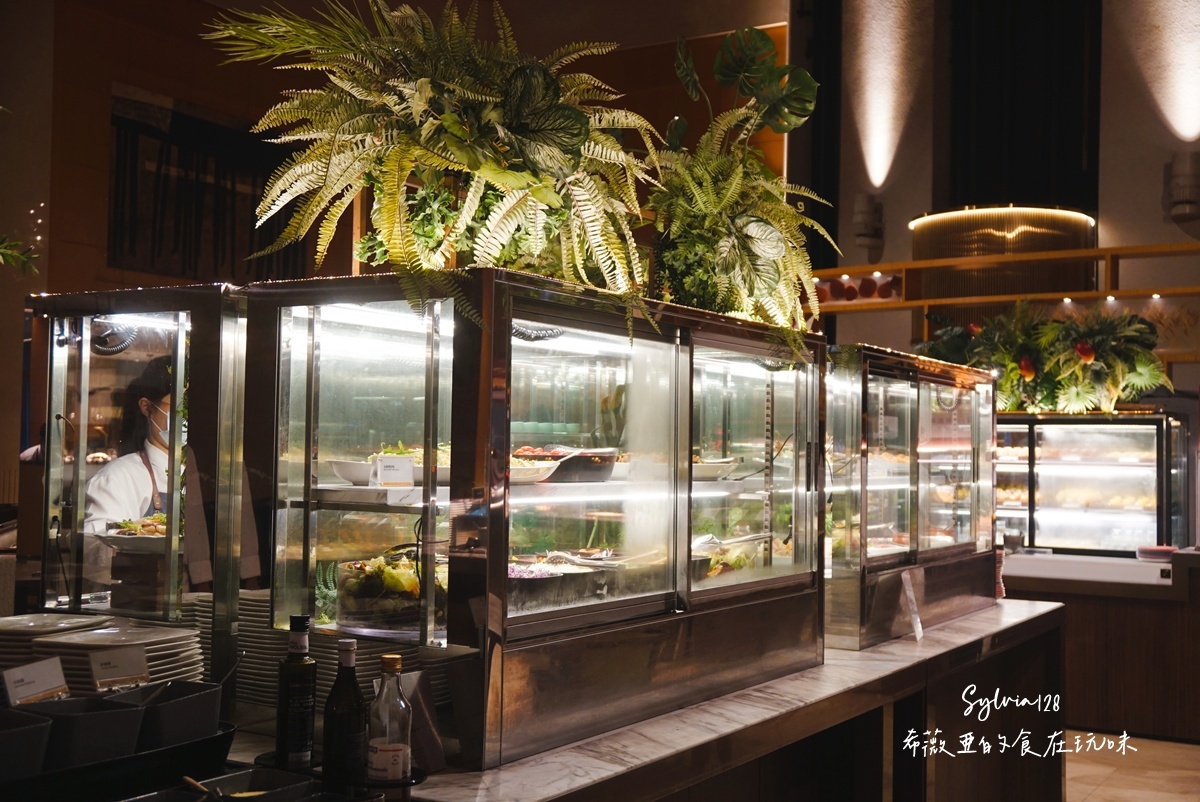 【善導寺吃到飽】十二廚台北喜來登大飯店｜澎湃海鮮季、松葉蟹雪蟹吃到飽 @希薇亞の食在玩味