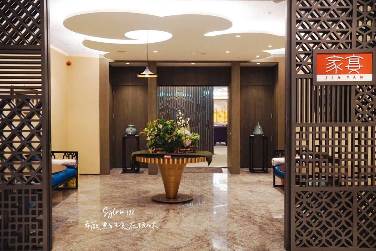 【台北萬華區】台北凱達大飯店 家宴中餐廳，20年老菜脯蒸午仔魚上桌！龍山寺站美食 @希薇亞の食在玩味