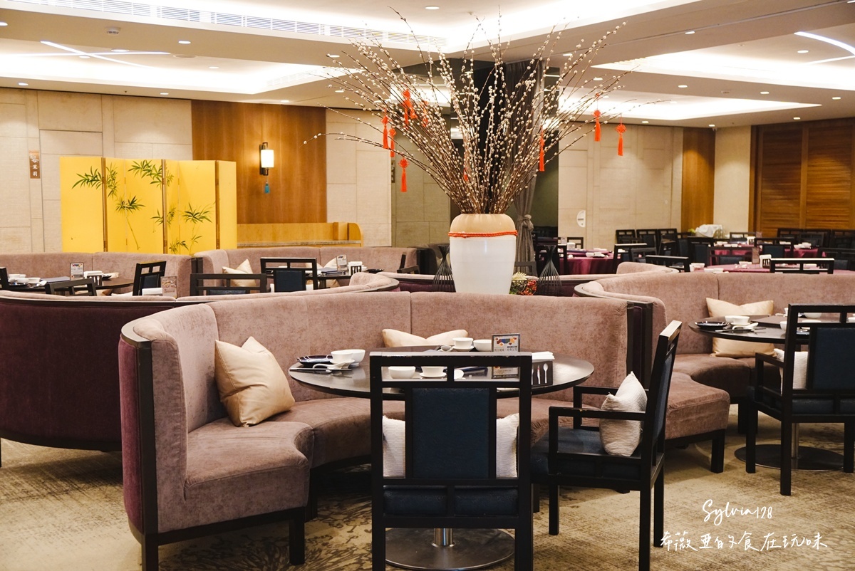 【台北萬華區】台北凱達大飯店 家宴中餐廳，20年老菜脯蒸午仔魚上桌！龍山寺站美食 @希薇亞の食在玩味
