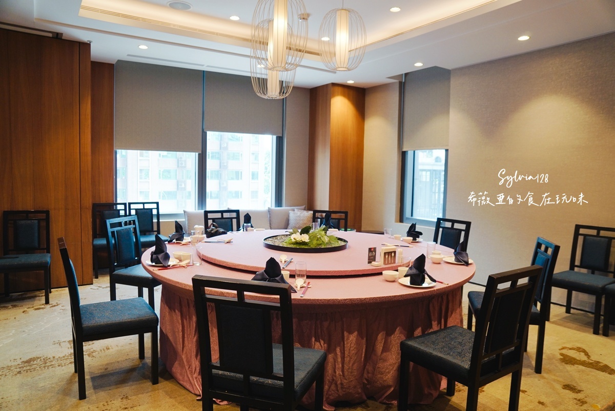 【台北萬華區】台北凱達大飯店 家宴中餐廳，20年老菜脯蒸午仔魚上桌！龍山寺站美食 @希薇亞の食在玩味