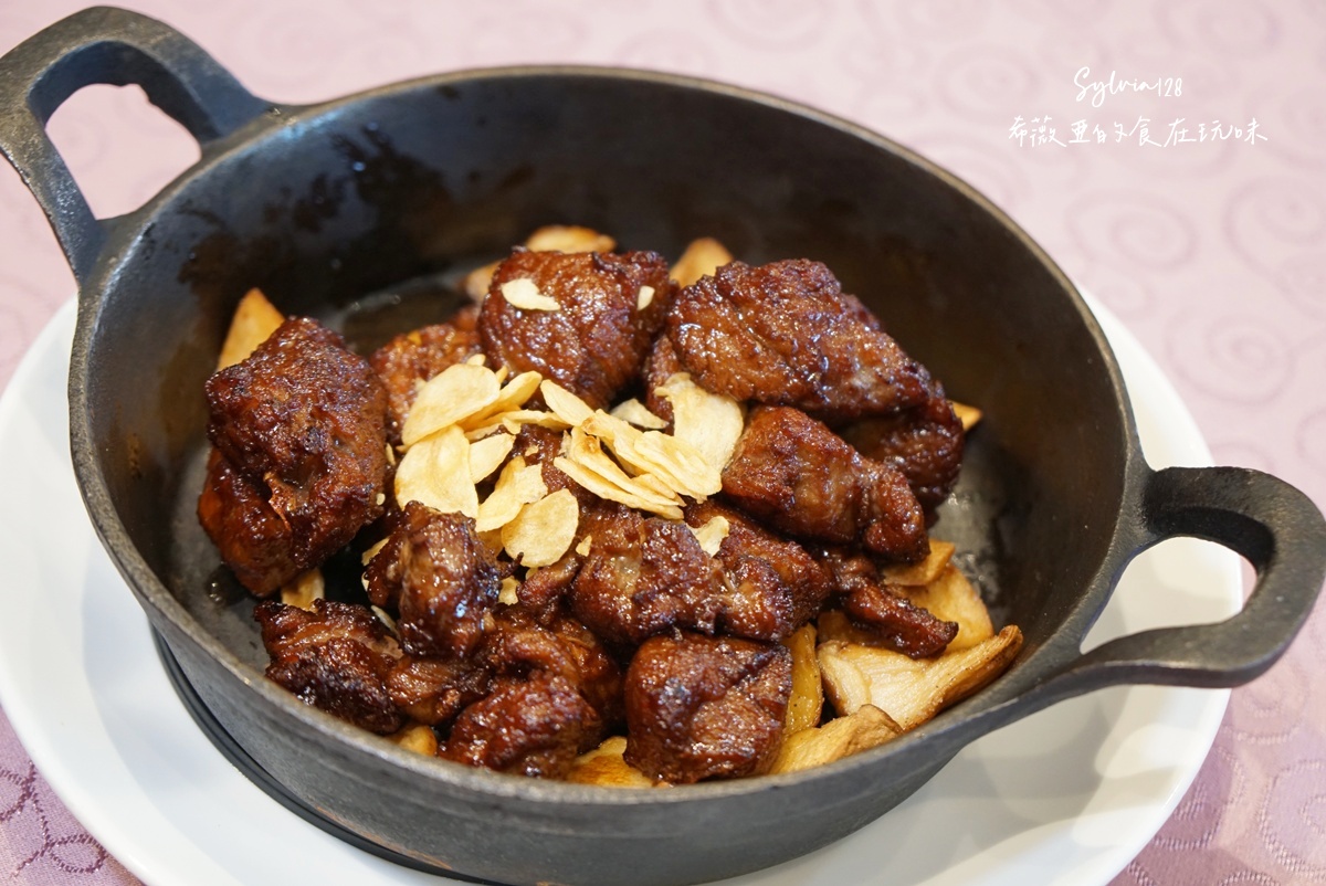 【台北萬華區】台北凱達大飯店 家宴中餐廳，20年老菜脯蒸午仔魚上桌！龍山寺站美食 @希薇亞の食在玩味