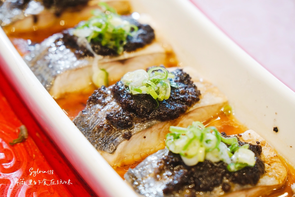 【台北萬華區】台北凱達大飯店 家宴中餐廳，20年老菜脯蒸午仔魚上桌！龍山寺站美食 @希薇亞の食在玩味