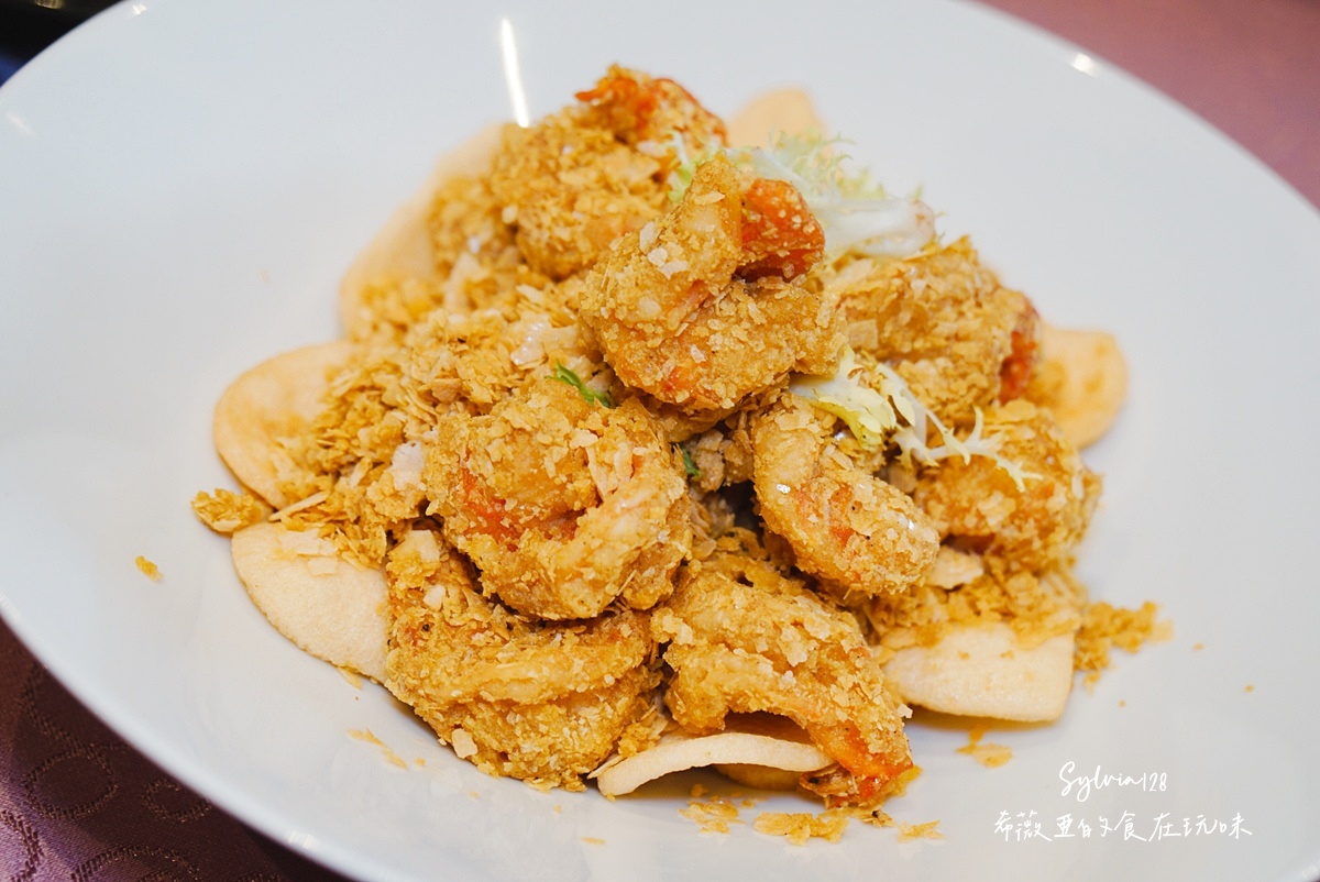【台北萬華區】台北凱達大飯店 家宴中餐廳，20年老菜脯蒸午仔魚上桌！龍山寺站美食 @希薇亞の食在玩味