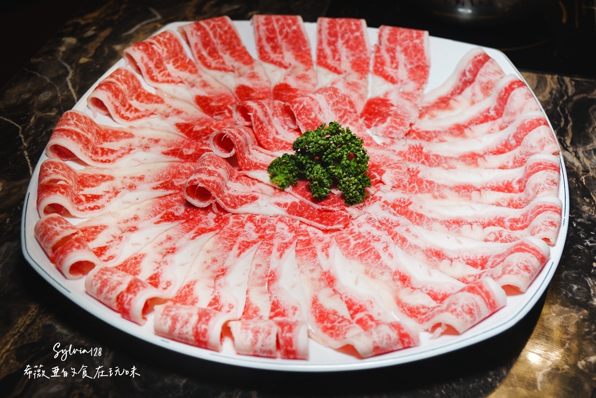 【圓山火鍋】丰明殿第一涮涮鍋殿堂-圓山殿，自助吧吃到飽。圓山美食火鍋推薦 @希薇亞の食在玩味