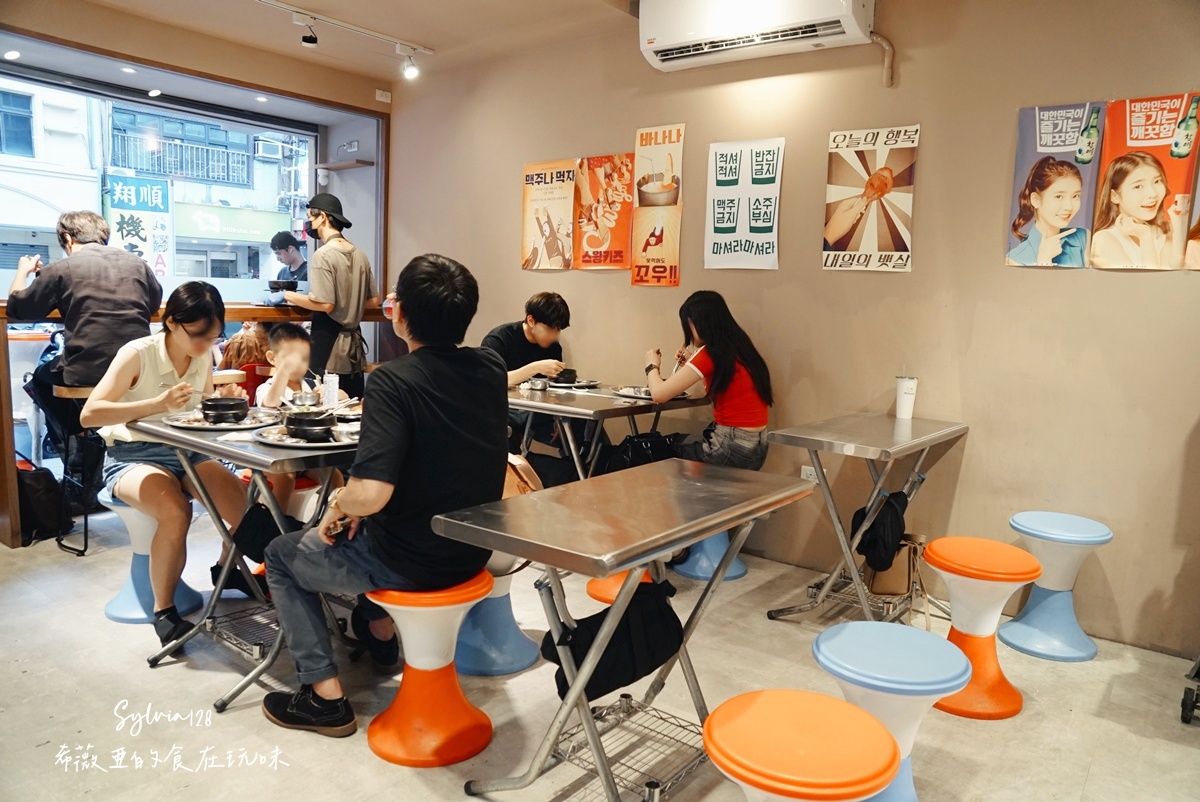 【士林韓式】金書西餐飲韓國豬肉湯飯돼지국밥。盛著韓國的日常與靈魂！士林韓式料理美食推薦 @希薇亞の食在玩味