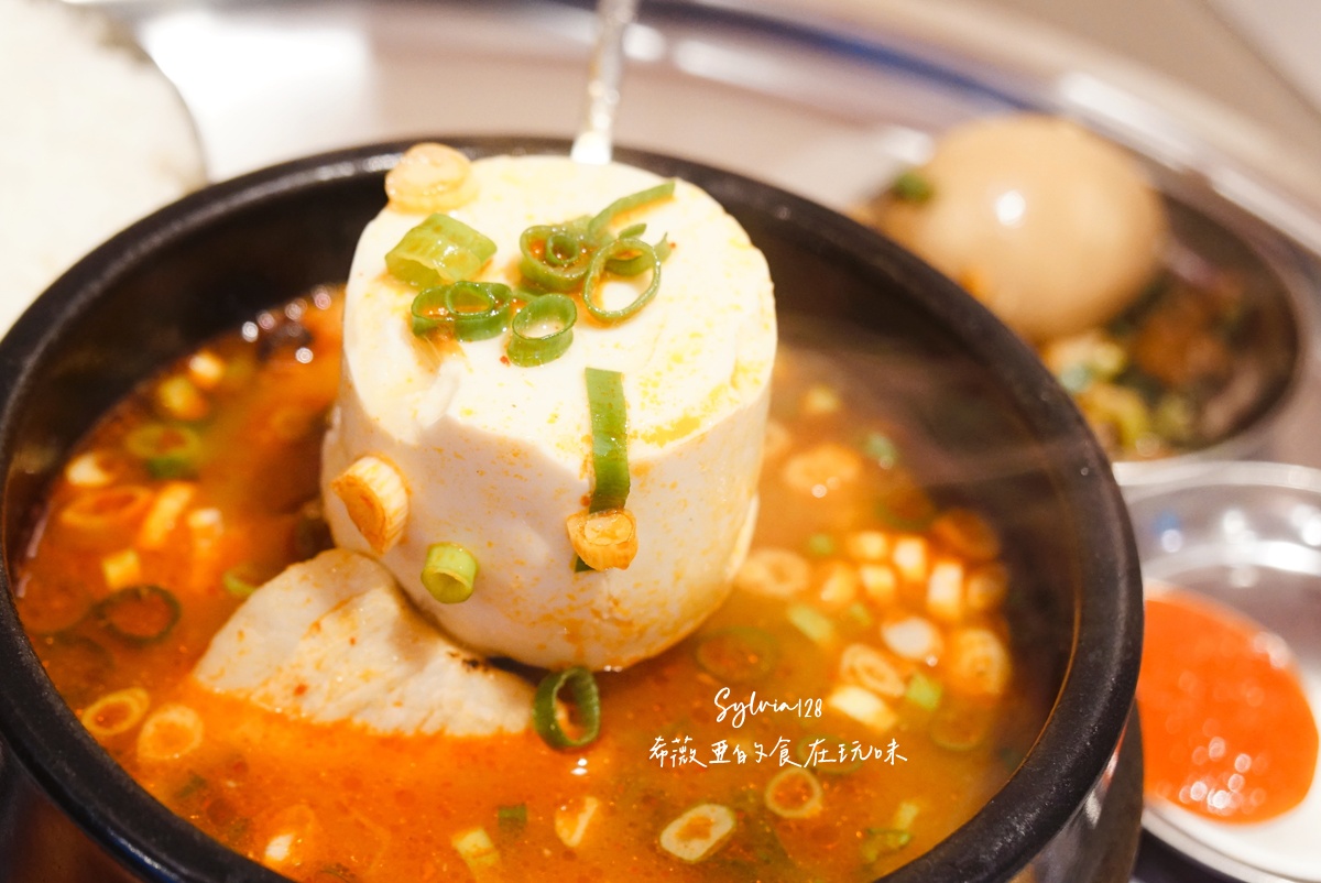 【士林韓式】金書西餐飲韓國豬肉湯飯돼지국밥。盛著韓國的日常與靈魂！士林韓式料理美食推薦 @希薇亞の食在玩味