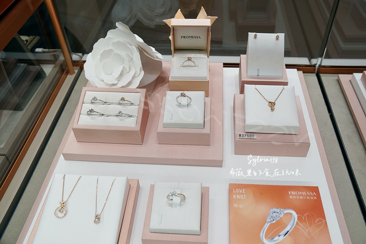 2025 大江購物中心全桃最美打卡mall，春夏裝置藝術、聚集超熱門網路品牌，聚餐、購物一次滿足！ 大江全年免費停車的悠遊遊逛街城、桃園青埔一日遊！ @希薇亞の食在玩味