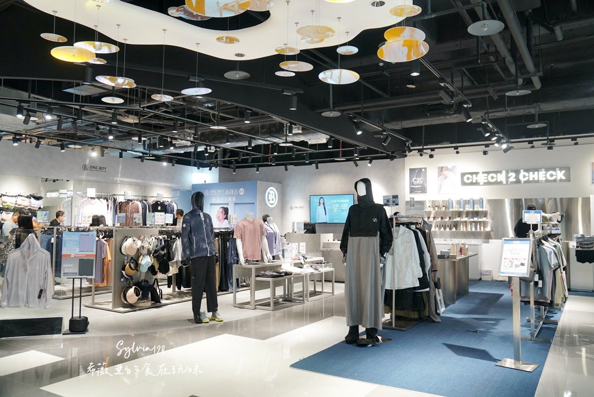 2025 大江購物中心全桃最美打卡mall，春夏裝置藝術、聚集超熱門網路品牌，聚餐、購物一次滿足！ 大江全年免費停車的悠遊遊逛街城、桃園青埔一日遊！ @希薇亞の食在玩味