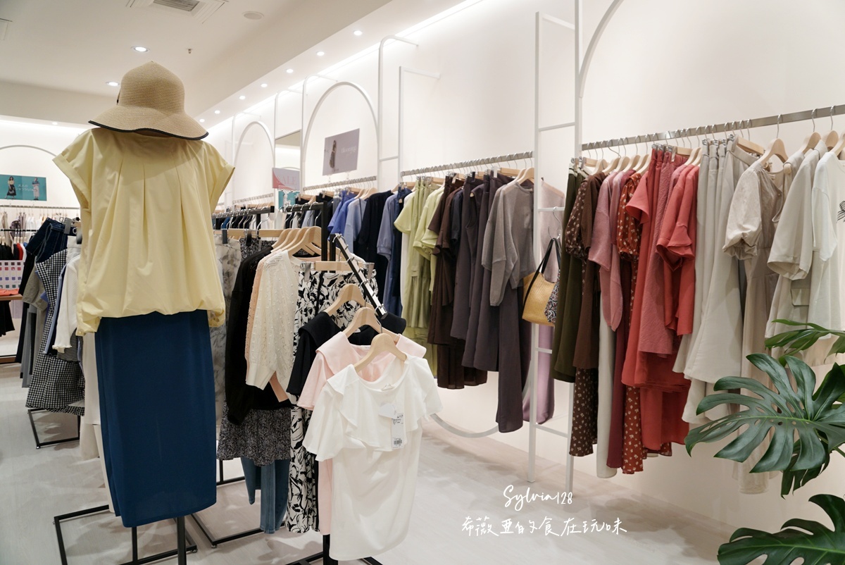 2025 大江購物中心全桃最美打卡mall，春夏裝置藝術、聚集超熱門網路品牌，聚餐、購物一次滿足！ 大江全年免費停車的悠遊遊逛街城、桃園青埔一日遊！ @希薇亞の食在玩味