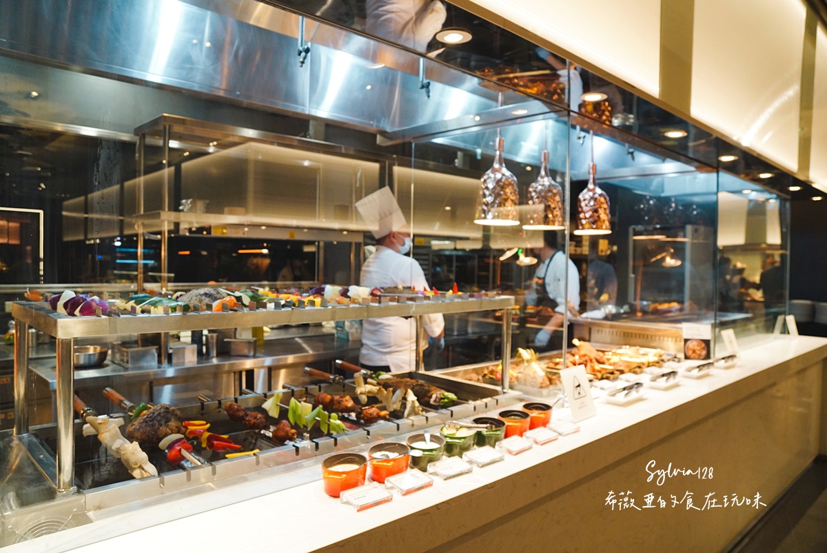 【市政府吃到飽】台北寒舍艾美酒店探索廚房吃到飽，再次被征服的味蕾！ @希薇亞の食在玩味