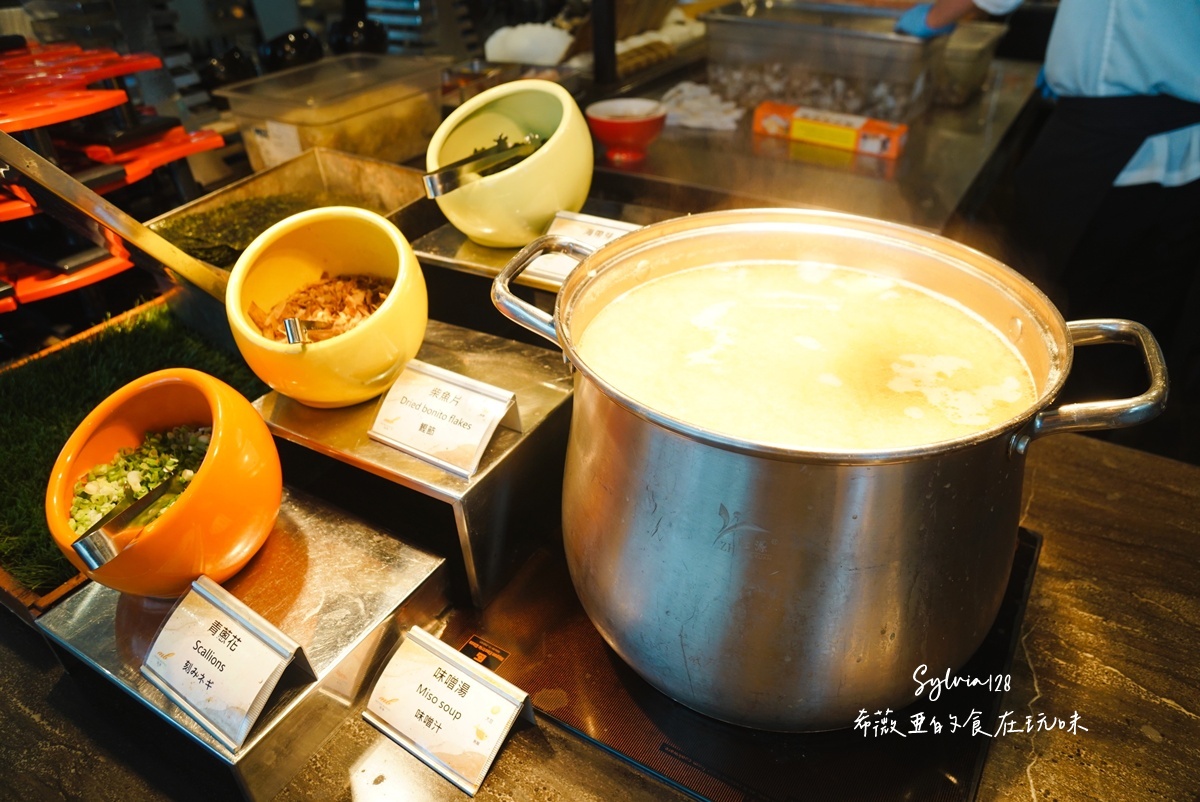 【萬華吃到飽】台北凱達大飯店百宴自助餐廳，美式肉食季、山藥料理開跑！ @希薇亞の食在玩味