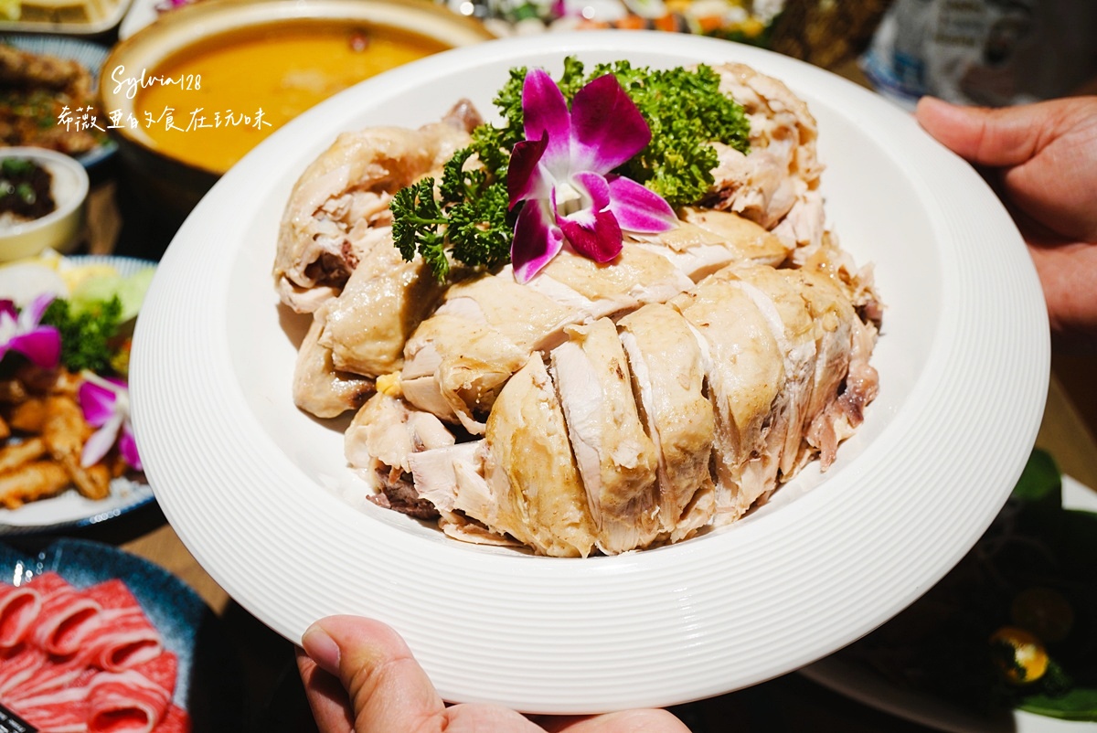 【台北101雞湯火鍋】君曜雞湯的溫潤饗宴。台北必喝雞湯鍋物 @希薇亞の食在玩味 【台北101雞湯火鍋】君曜雞湯的溫潤饗宴。台北必喝雞湯鍋物 @希薇亞の食在玩味