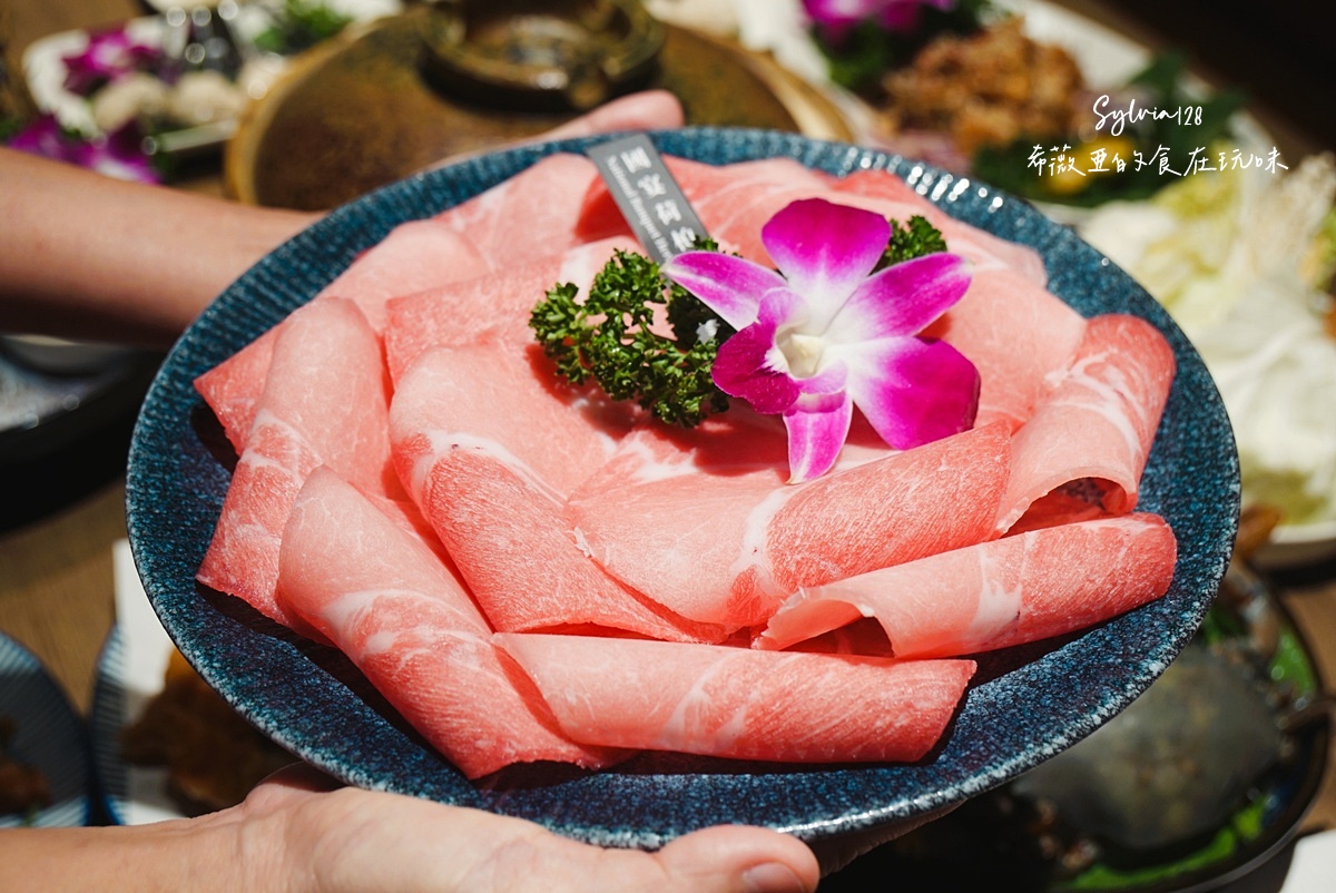 【中山雞湯】星曜雞湯的魅力，喝一口就上癮！台北必喝雞湯推薦！ @希薇亞の食在玩味