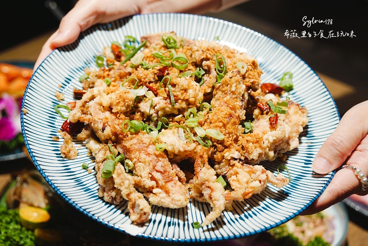 【台北101雞湯火鍋】君曜雞湯的溫潤饗宴。台北必喝雞湯鍋物 @希薇亞の食在玩味 【台北101雞湯火鍋】君曜雞湯的溫潤饗宴。台北必喝雞湯鍋物 @希薇亞の食在玩味