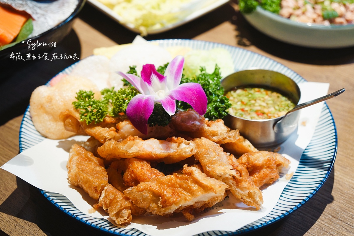 【台北101雞湯火鍋】君曜雞湯的溫潤饗宴。台北必喝雞湯鍋物 @希薇亞の食在玩味 【台北101雞湯火鍋】君曜雞湯的溫潤饗宴。台北必喝雞湯鍋物 @希薇亞の食在玩味