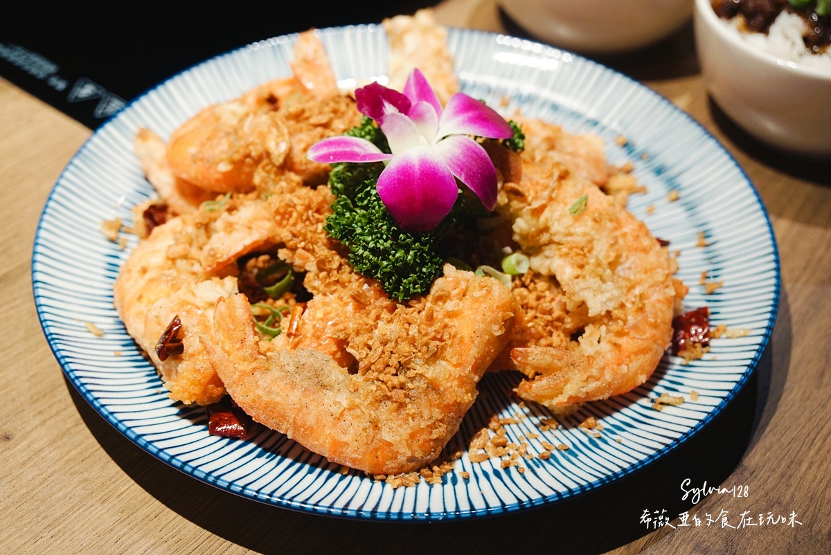 【中山雞湯】星曜雞湯的魅力，喝一口就上癮！台北必喝雞湯推薦！ @希薇亞の食在玩味