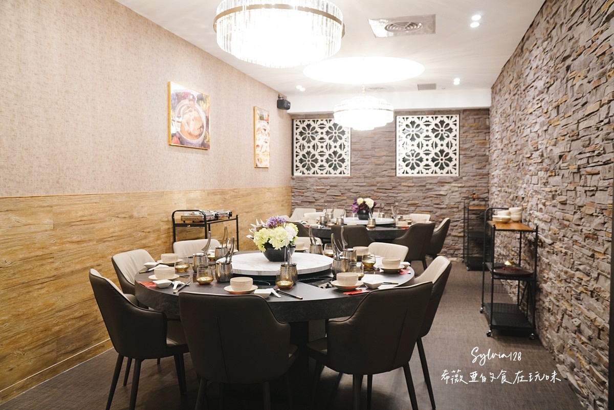 【台北101雞湯火鍋】君曜雞湯的溫潤饗宴。台北必喝雞湯鍋物 @希薇亞の食在玩味 【台北101雞湯火鍋】君曜雞湯的溫潤饗宴。台北必喝雞湯鍋物 @希薇亞の食在玩味