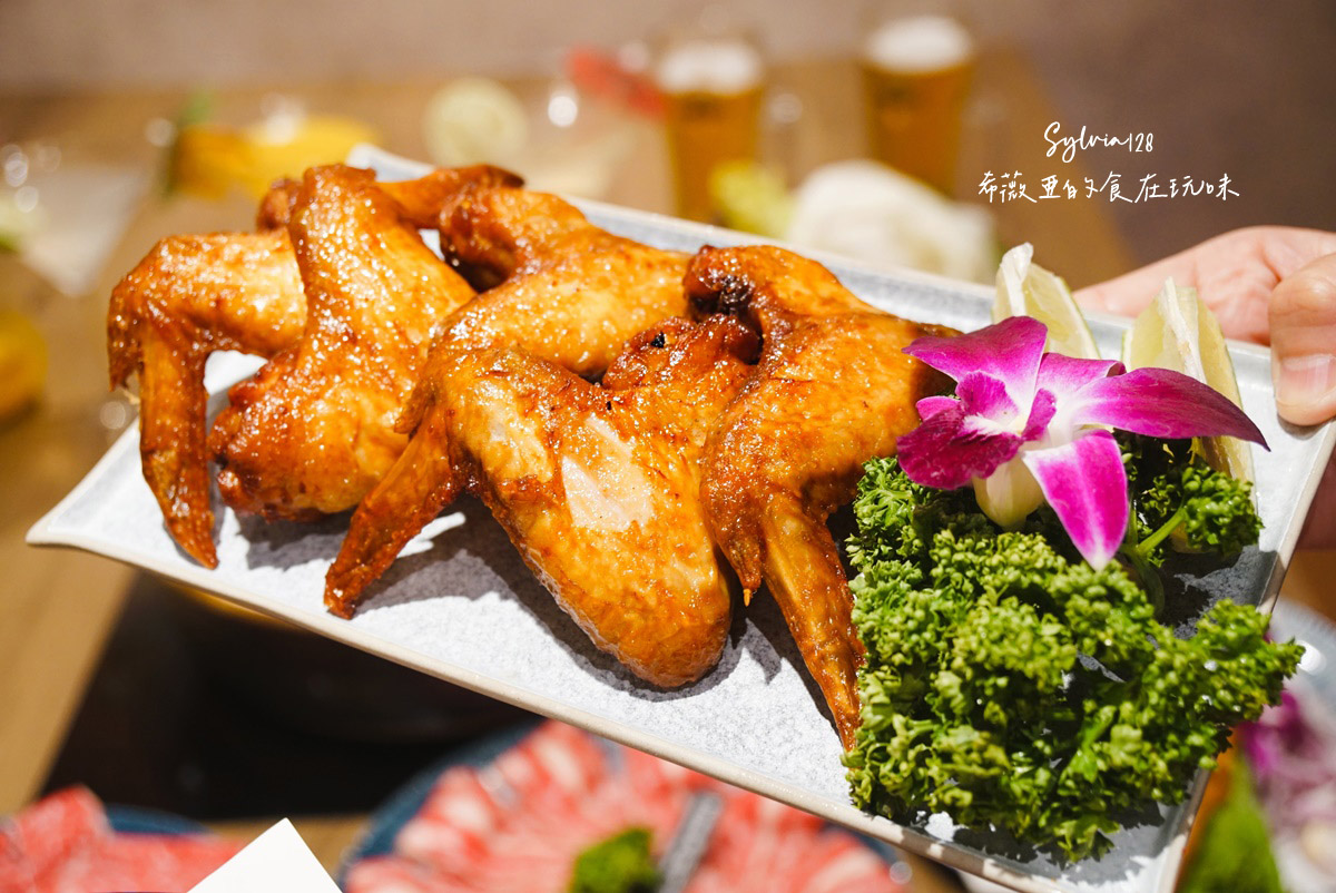 【台北101雞湯火鍋】君曜雞湯的溫潤饗宴。台北必喝雞湯鍋物 @希薇亞の食在玩味 【台北101雞湯火鍋】君曜雞湯的溫潤饗宴。台北必喝雞湯鍋物 @希薇亞の食在玩味