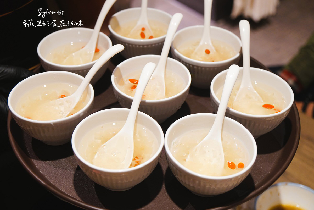 【台北101雞湯火鍋】君曜雞湯的溫潤饗宴。台北必喝雞湯鍋物 @希薇亞の食在玩味