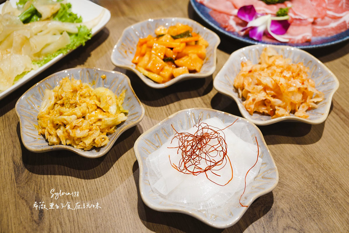 【台北101雞湯火鍋】君曜雞湯的溫潤饗宴。台北必喝雞湯鍋物 @希薇亞の食在玩味