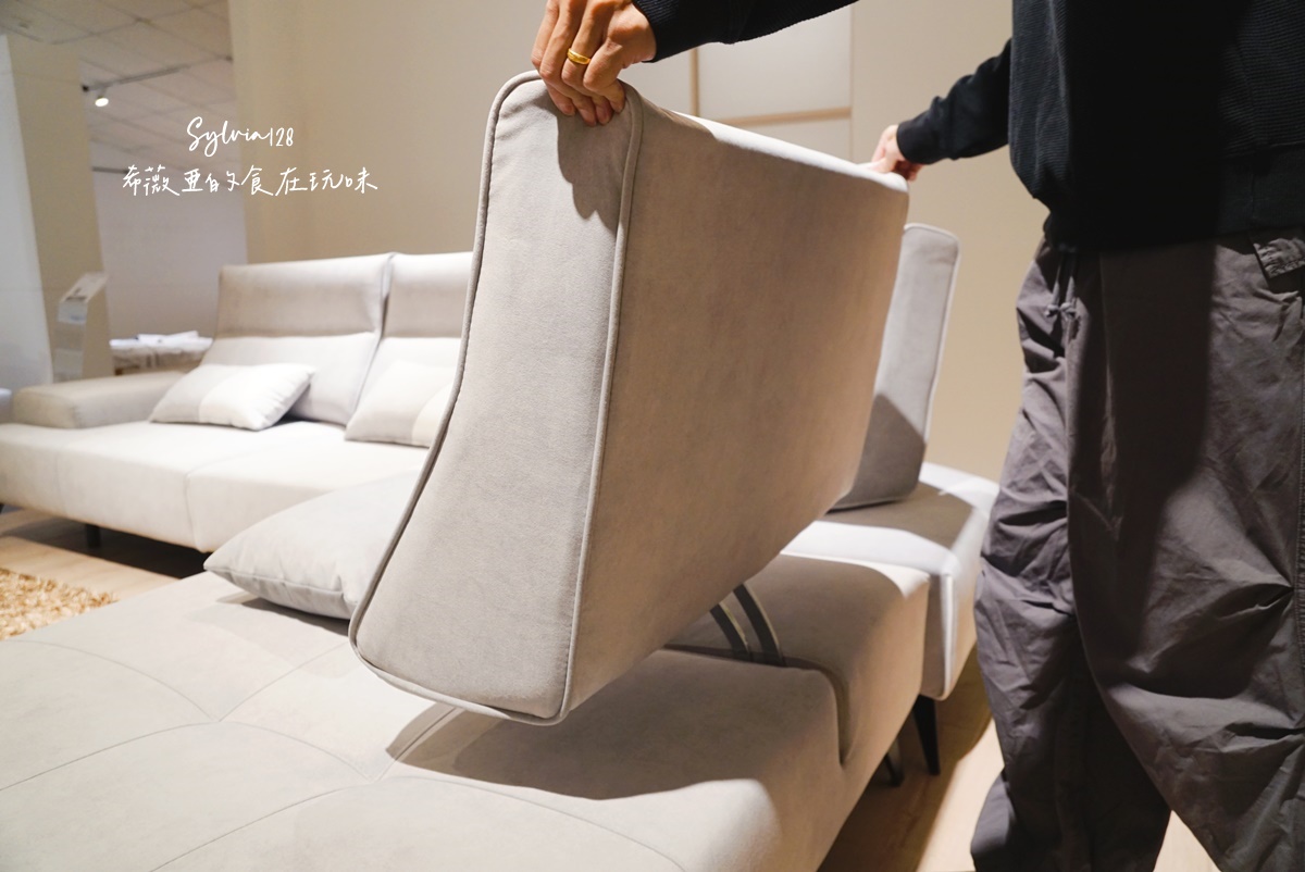 桃園龜山沙發推薦｜所丘家居桃園龜山門市。台灣手工客製化沙發，打造客廳的靈魂 @希薇亞の食在玩味