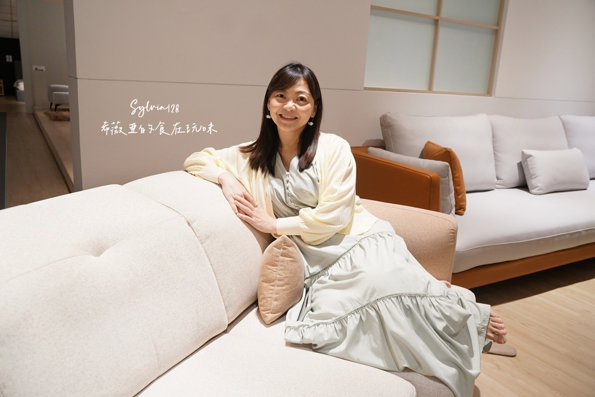 桃園龜山沙發推薦｜所丘家居桃園龜山門市。台灣手工客製化沙發，打造客廳的靈魂 @希薇亞の食在玩味