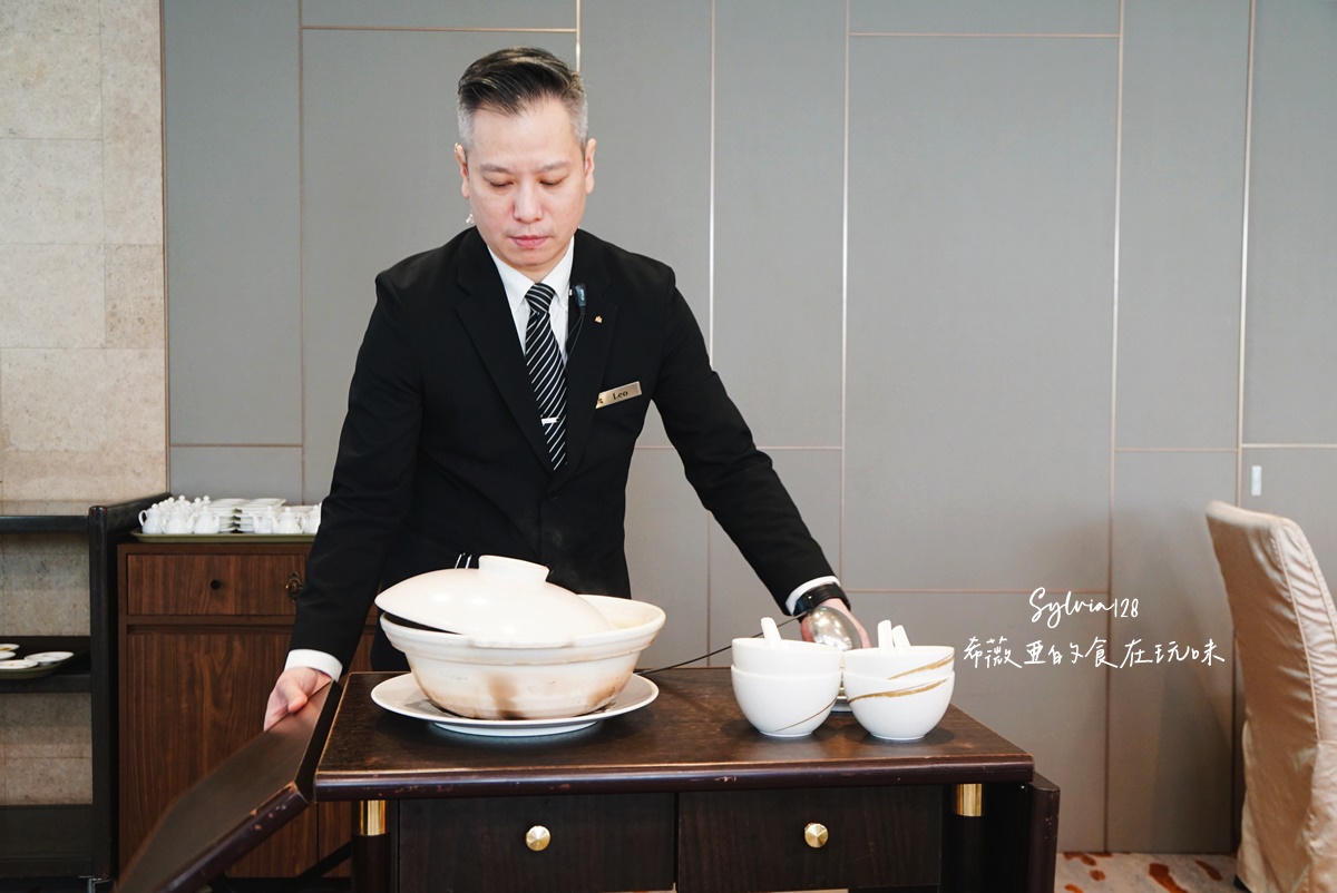 【台北中山粵菜餐廳】明宮粵菜廳台北老爺酒店烤鴨三吃，吃一頓值得記得的烤鴨與港點。中山站必吃烤鴨港點！ @希薇亞の食在玩味