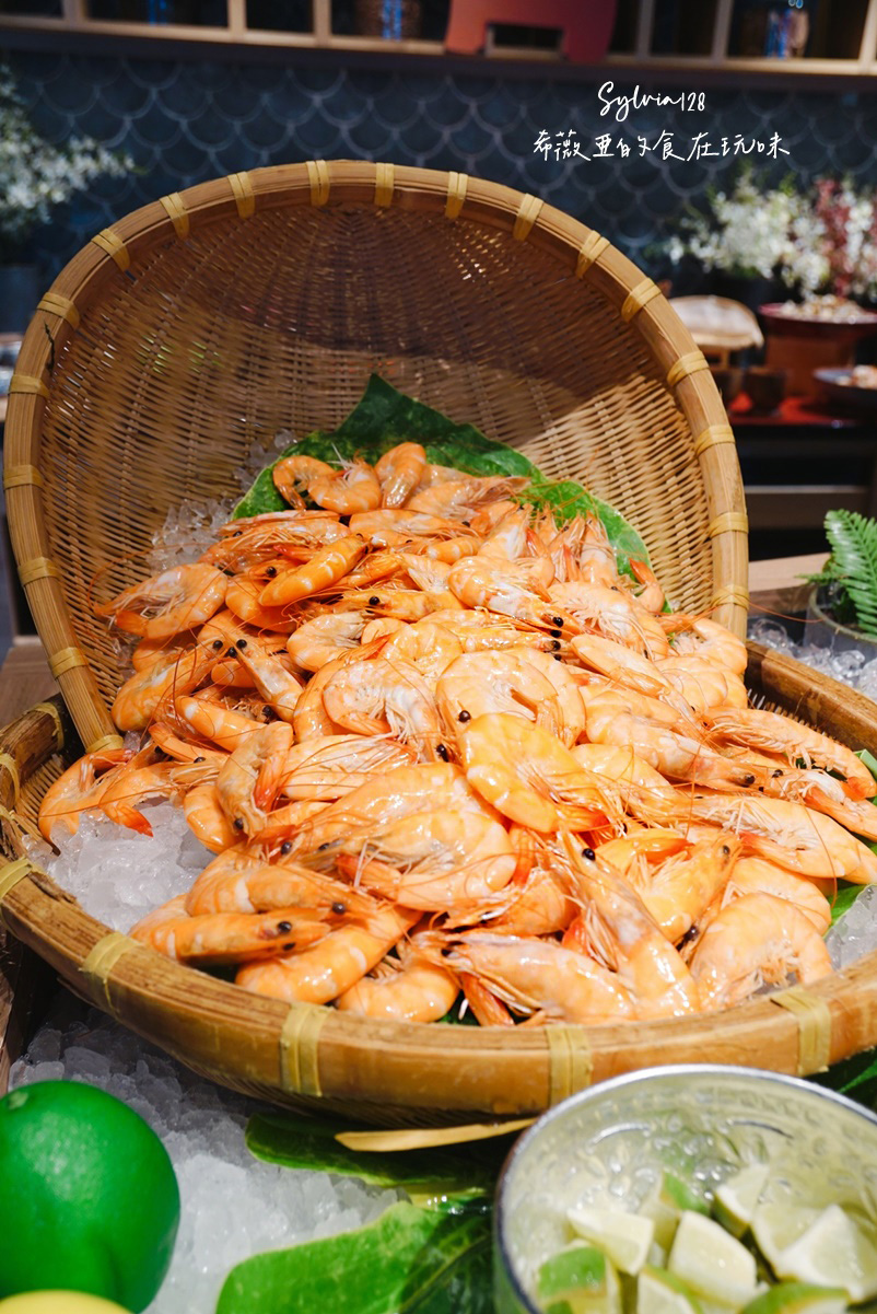 【大直吃到飽】泰市場大直英迪格 Spice Market｜2026 最新價格、必吃菜色與訂位攻略。四人同行現折千元 @希薇亞の食在玩味