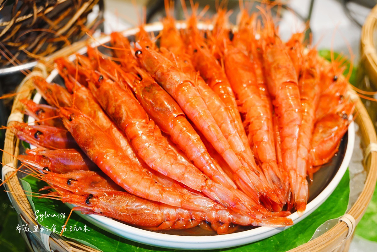 【大直吃到飽】泰市場大直英迪格 Spice Market｜2026 最新價格、必吃菜色與訂位攻略。四人同行現折千元 @希薇亞の食在玩味
