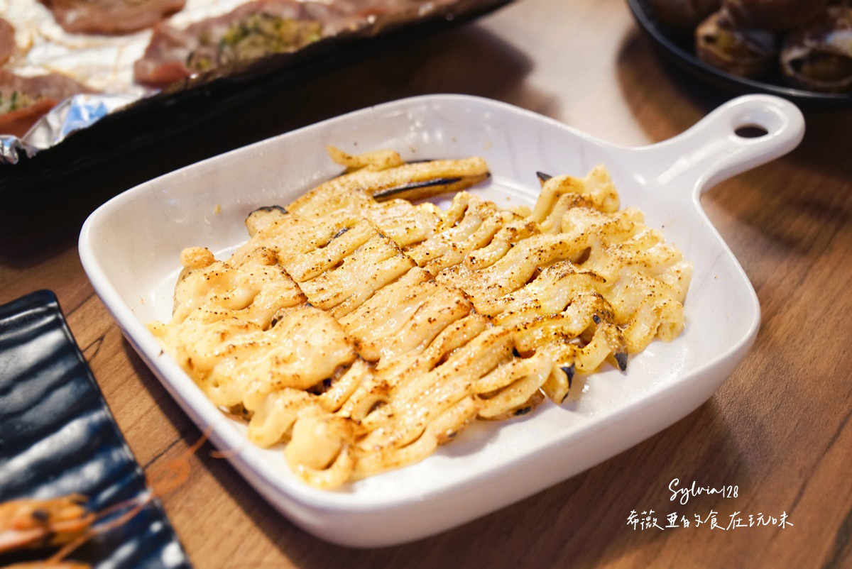 【南京復興美食】雞老闆桶仔雞長春店 (創始總店)。必吃爆汁桶仔雞、串燒聚餐首選！台北桶仔雞推薦 @希薇亞の食在玩味