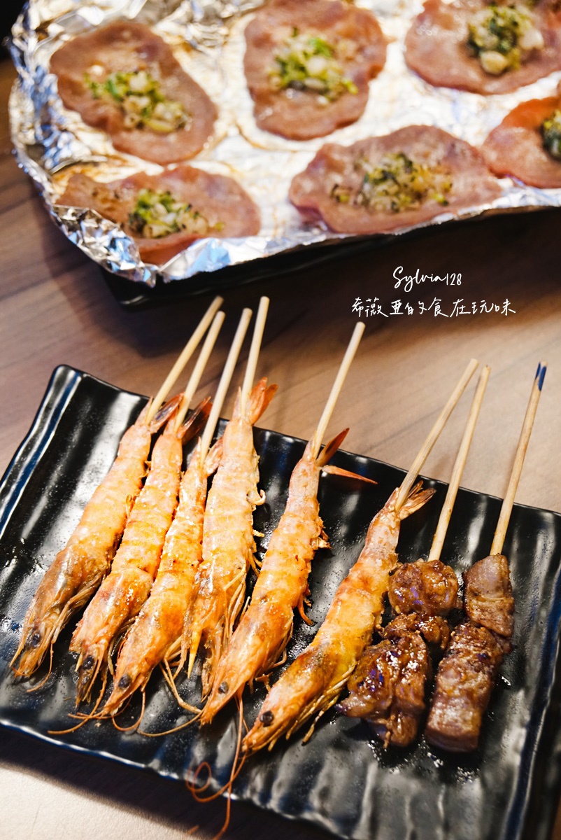 【南京復興美食】雞老闆桶仔雞長春店 (創始總店)。必吃爆汁桶仔雞、串燒聚餐首選！台北桶仔雞推薦 @希薇亞の食在玩味