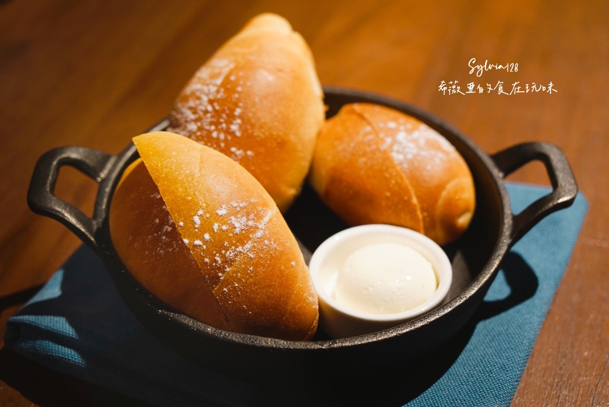 【信義安和牛排】AJ grill 牛排館，商業午餐990元起。台北牛排推薦米其林T+T團隊打造的美式熟成牛排饗宴 @希薇亞の食在玩味