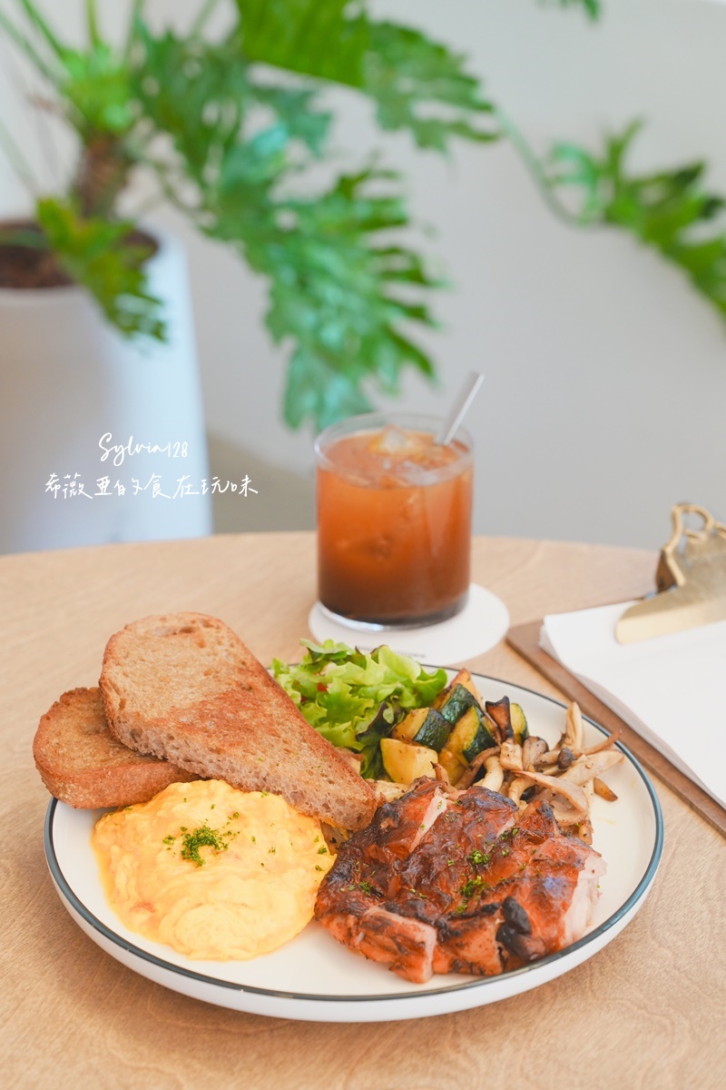 中山站早午餐 BREW & KITCHEN，讓人願意慢下來吃一頓早餐的地方！中山站咖啡廳！ @希薇亞の食在玩味