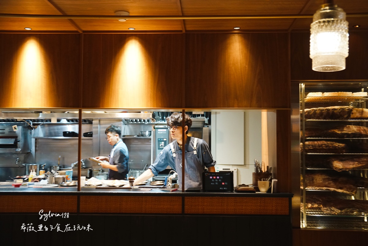信義安和牛排｜AJ grill 牛排館，商業午餐990元起。台北牛排推薦米其林T+T團隊打造的美式熟成牛排饗宴 @希薇亞の食在玩味