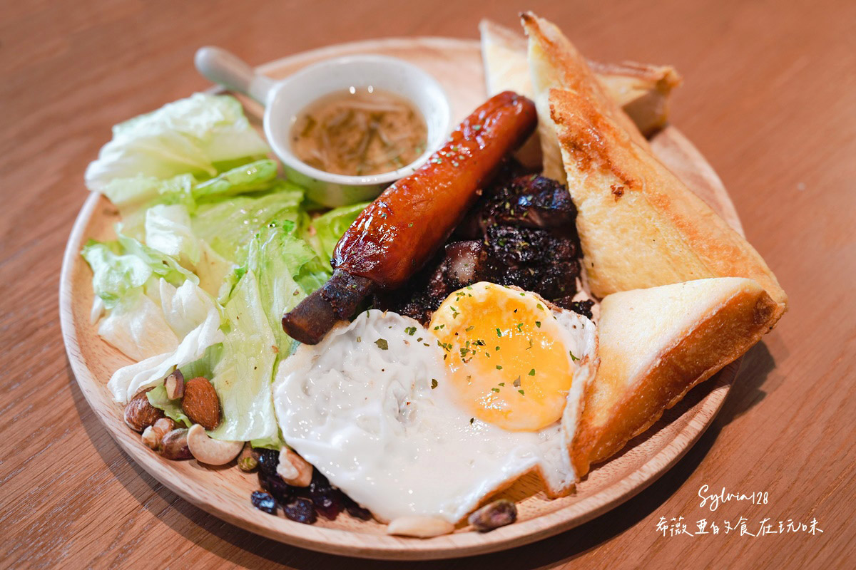 士林咖啡廳推薦｜芙塔咖啡 FRUTTA CAFE 早午餐不限時、有插座，姐妹聚會聊天很舒服 @希薇亞の食在玩味