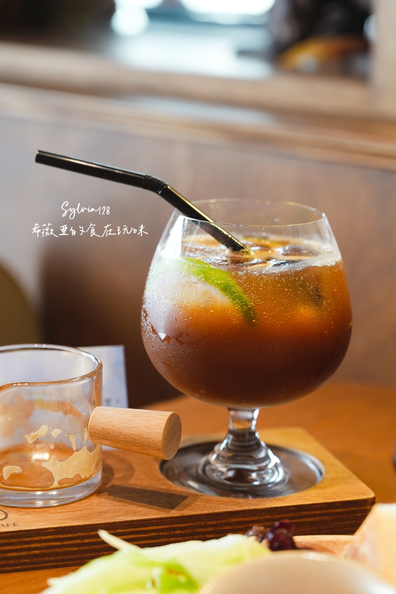士林咖啡廳推薦|芙塔咖啡 FRUTTA CAFE 早午餐不限時、有插座,姐妹聚會聊天很舒服 @希薇亞の食在玩味