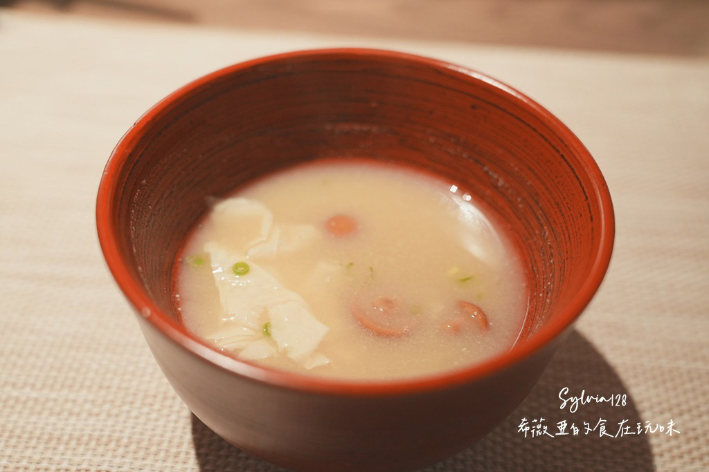 六張犁日本料理｜酩MIXology 現代創意無菜單日料 Omakase，13品壽司套餐 @希薇亞の食在玩味