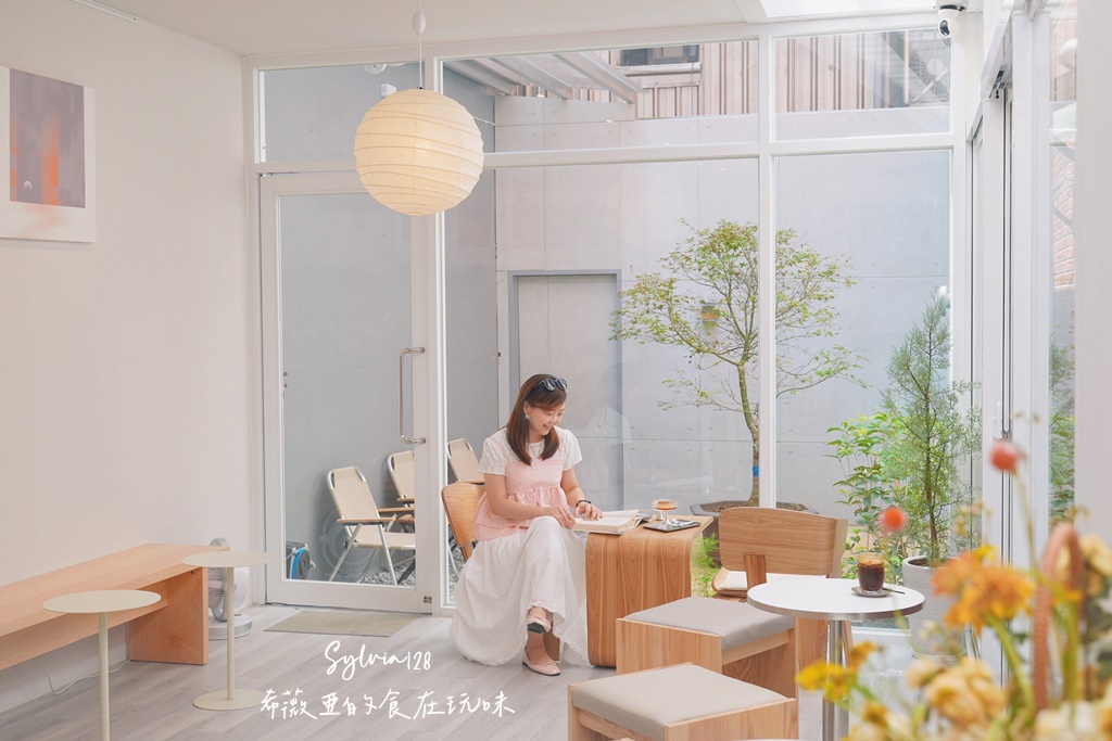 淡水咖啡廳｜AFTERMOON 午月，淡水馬偕街的溫馨咖啡甜點店 @希薇亞の食在玩味