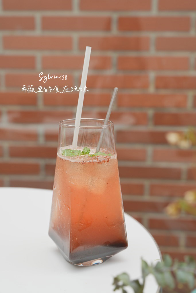 淡水咖啡廳｜AFTERMOON 午月，淡水馬偕街的溫馨咖啡甜點店 @希薇亞の食在玩味