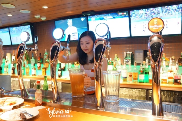 【台北松山區】呼特斯餐廳HOOTERS(慶城店)，讓你盡享口福與眼福的美式餐廳！ @希薇亞の食在玩味