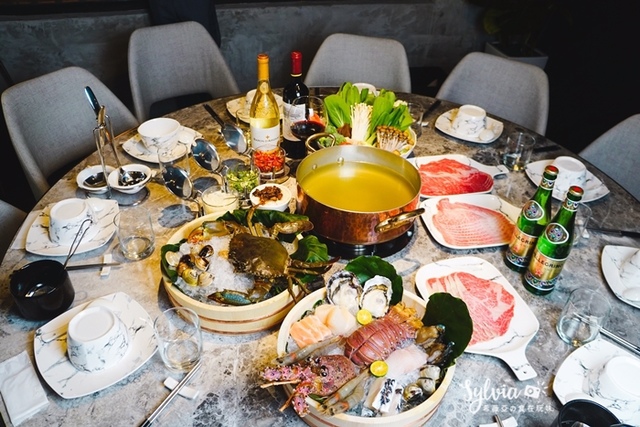 【台北中山區】鐤極宴，講究高湯與頂級食材。南京復興火鍋 @希薇亞の食在玩味